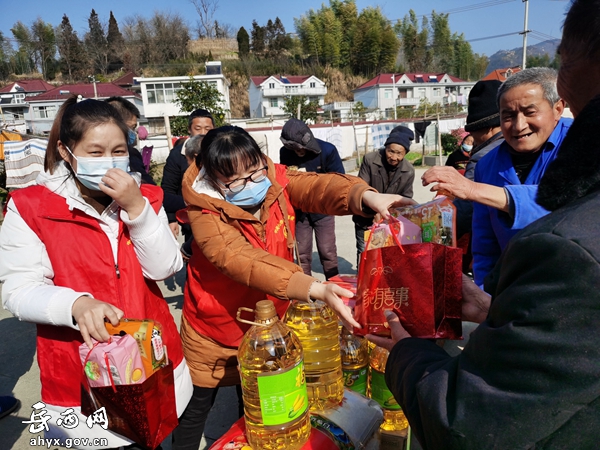 心系困难群体 非公企业奉献拳拳爱心